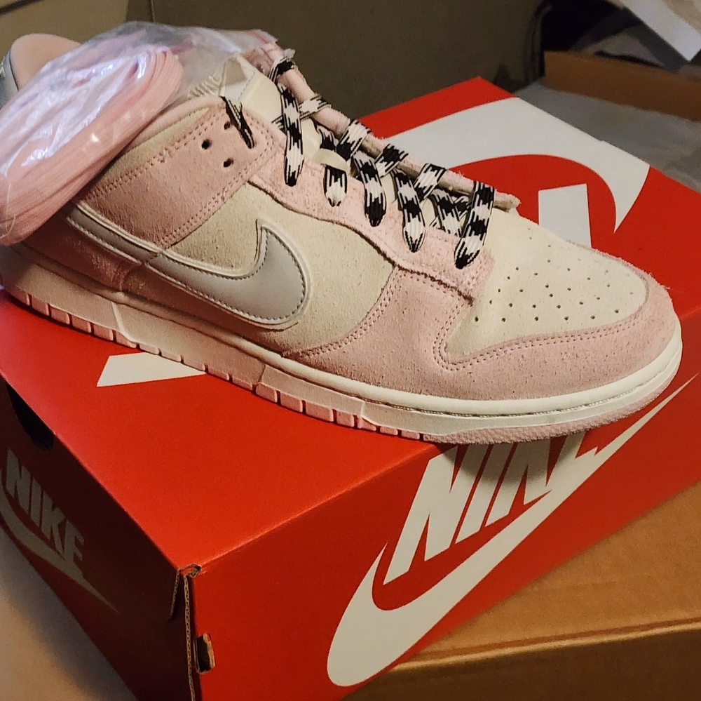 Nike Dunk Pink Foam Sz 10.5M/ 12W